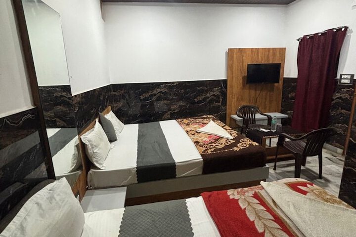 Room 4 of 5