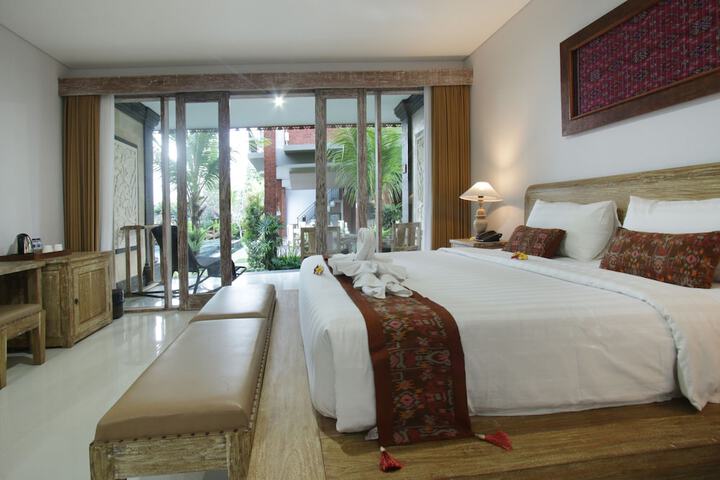 Room 4 of 28