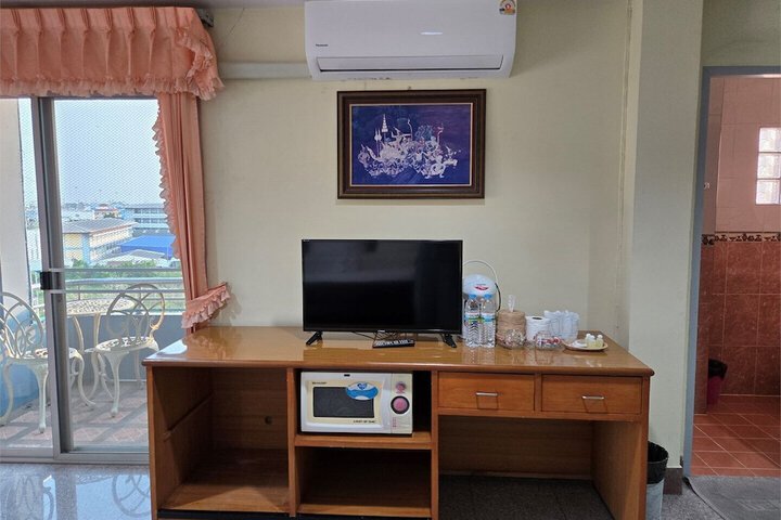 Room 34 of 108