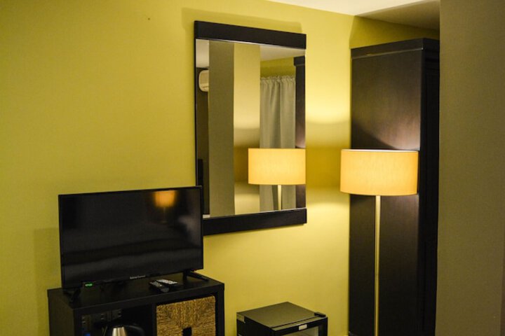 Room 18 of 49