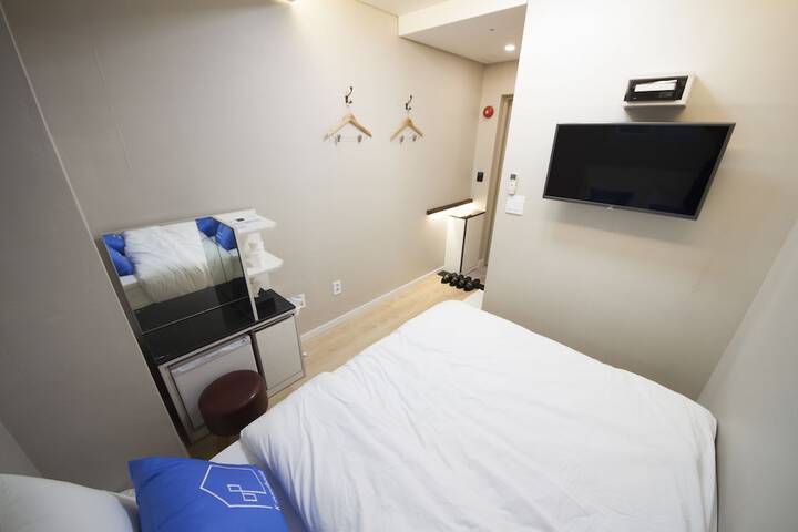 Room 17 of 108