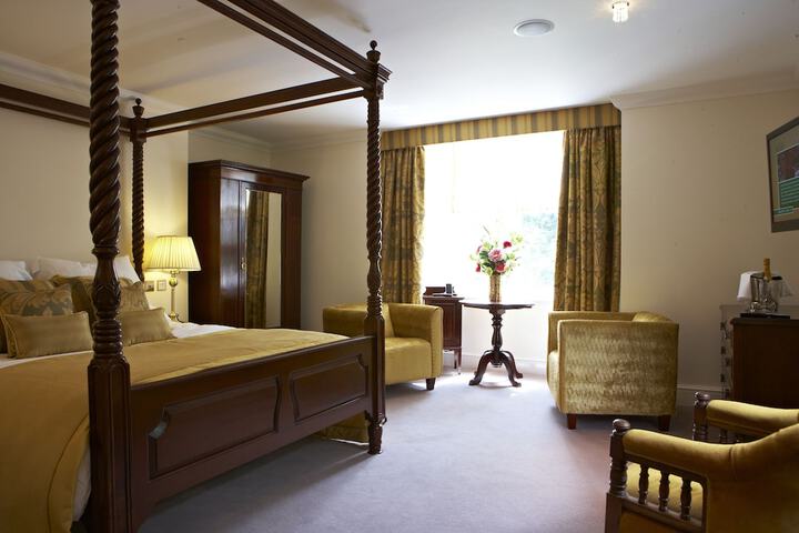 Room 3 of 43
