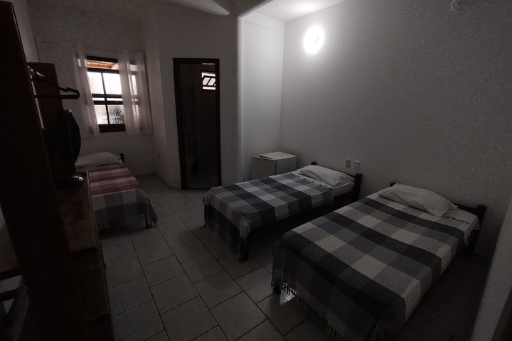 Room 4 of 37