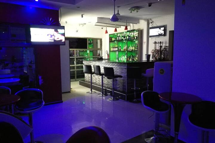 Lounge 29 of 38