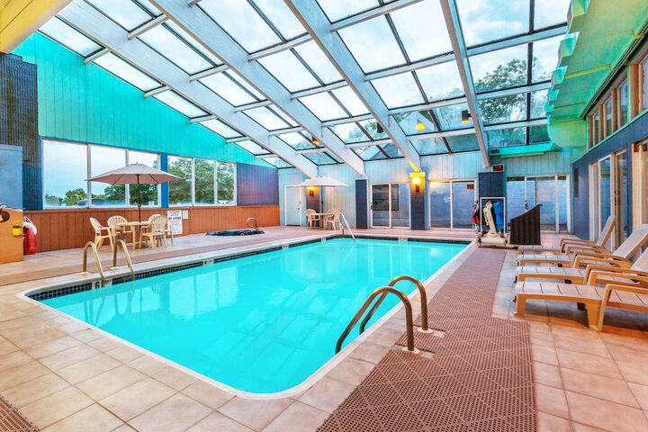 Pool 22 of 27