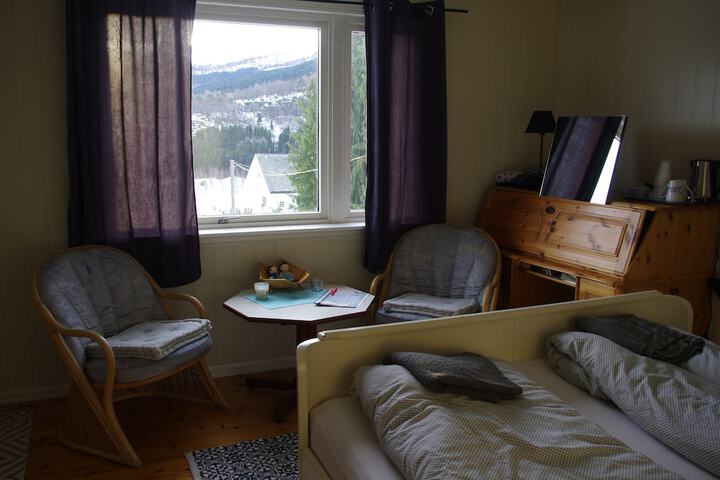 Room 27 of 32