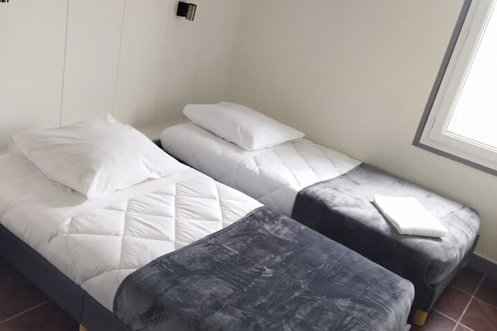 Room 2 of 7