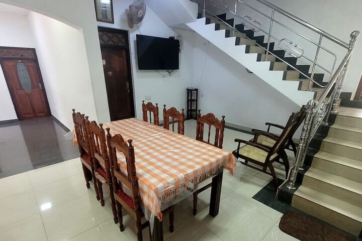 Room 13 of 20