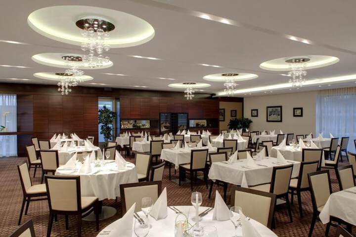 Dining 63 of 91