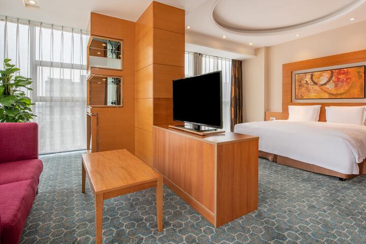 Room 2 of 42