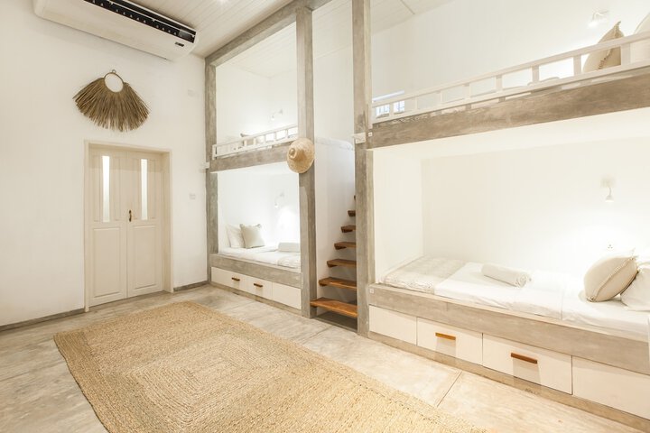 Room 8 of 78