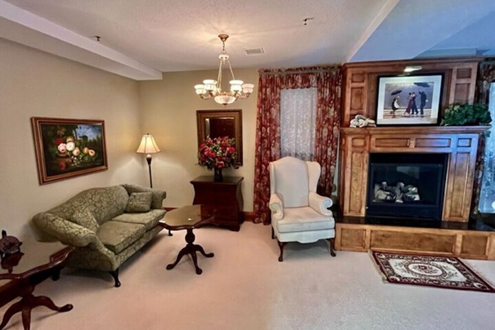Cozy Suite 303 (21 of 23)