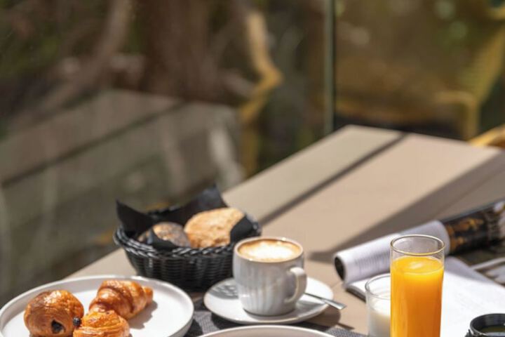 Breakfast/Coffee Service 33 of 37