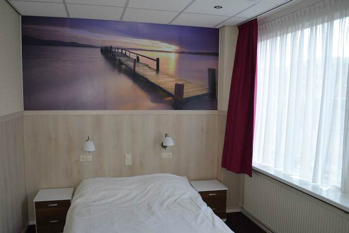 Room 7 of 35