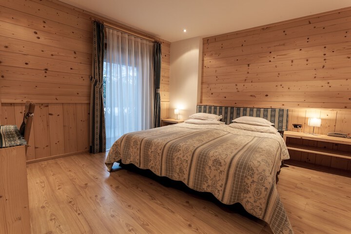 Room 14 of 66