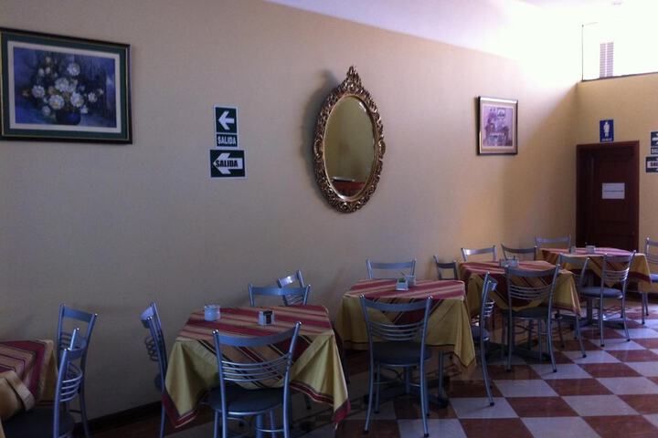 Dining 40 of 59