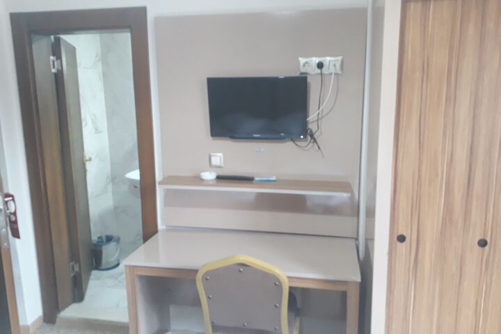 Room 5 of 5