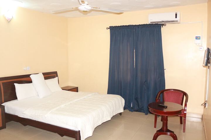 Room 6 of 22
