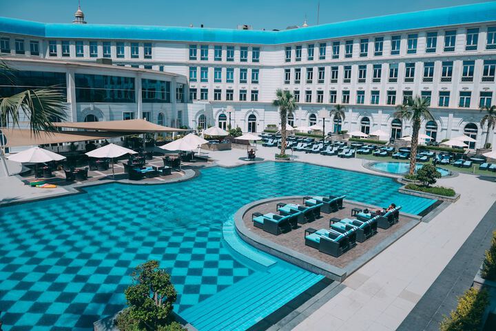 Pool 65 of 208