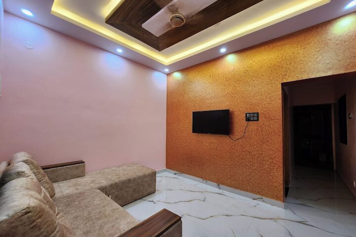 Room 3 of 14