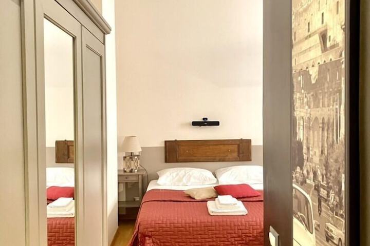 Room 8 of 34