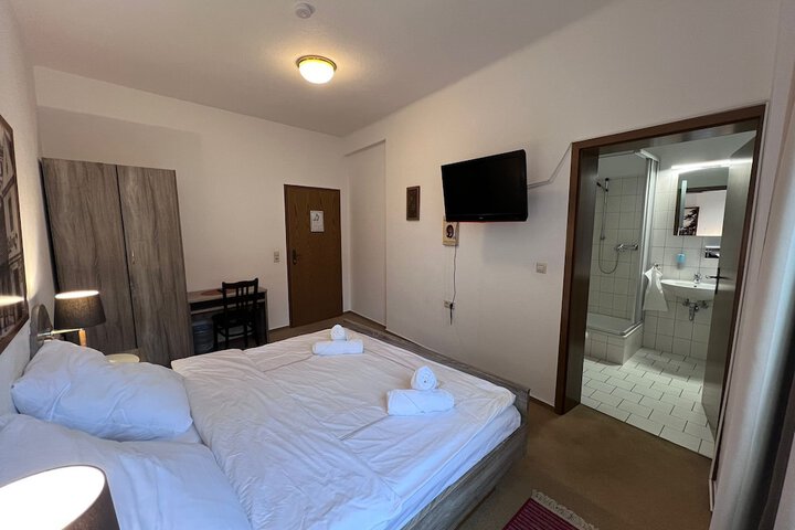 Room 13 of 49