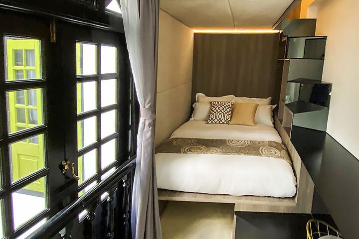 Room 77 of 180
