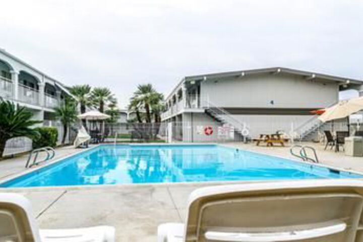 Pool 64 of 70
