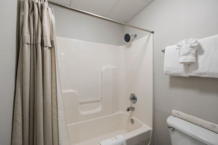 Room 148 of 220