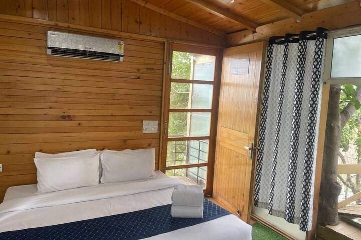 Room 3 of 5