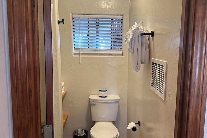 Room 34 of 89