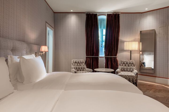 Room 21 of 232