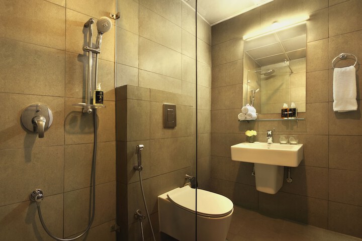 Room 8 of 14