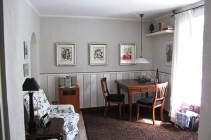 Room 10 of 12