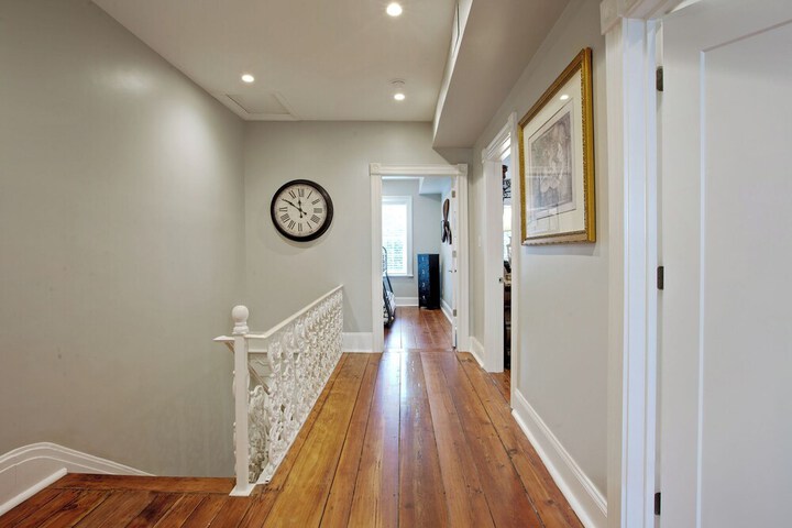 Ballroom/Hall 95 of 113
