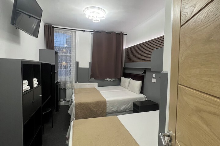 Room 84 of 127