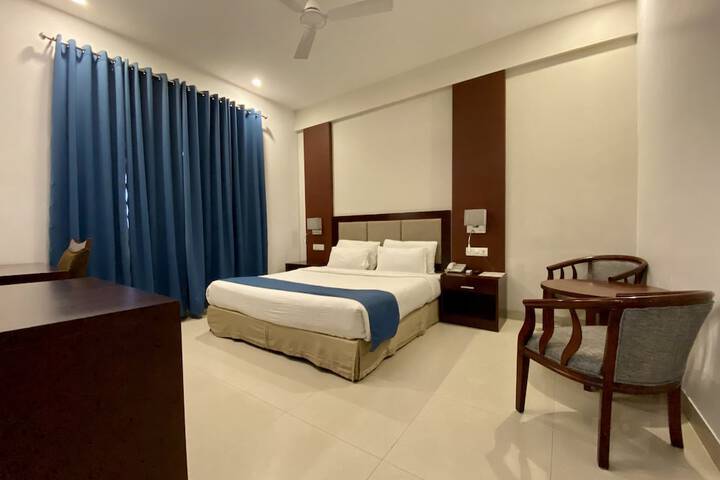 Room 12 of 41