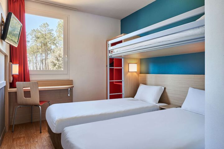 Room 17 of 65