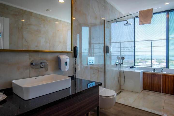 Room 45 of 159