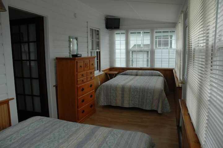 Room 6 of 93