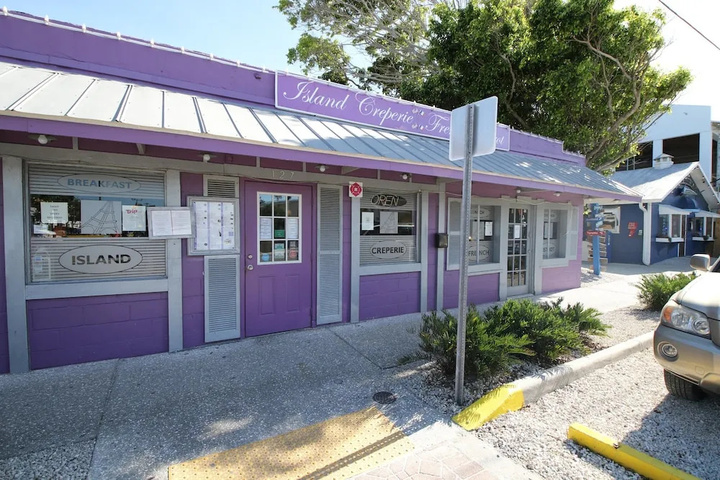 Exterior of Beach Palms Unit 2B by Anna Maria