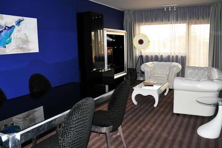 Room 28 of 75