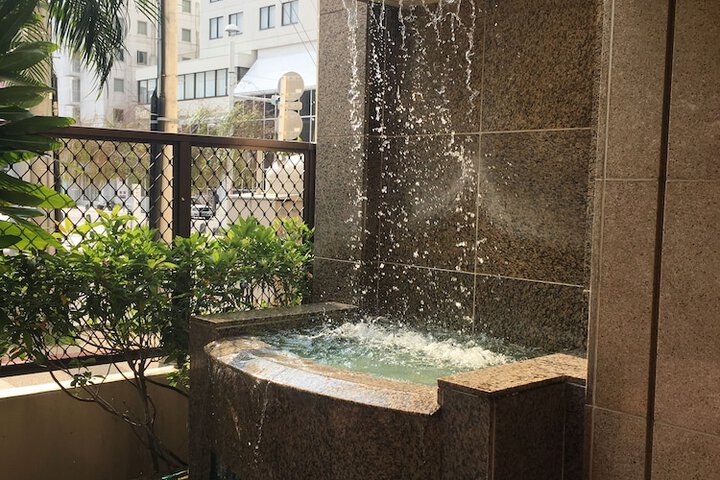 Hotel Exterior 60 of 65
