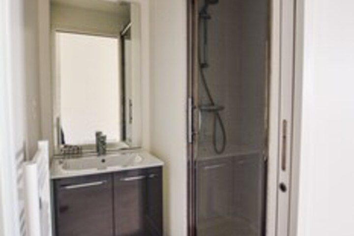 Room 32 of 40