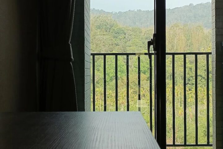 Room 34 of 74