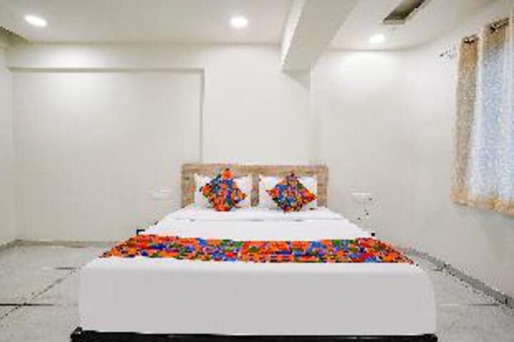 Room 18 of 30