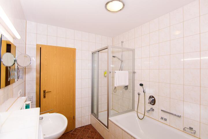 Room 36 of 65