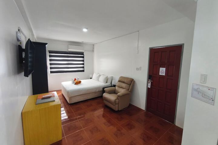 Room 121 of 403