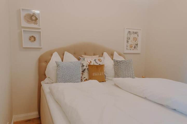 Room 3 of 33