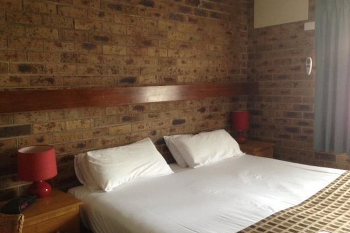 Room 10 of 26